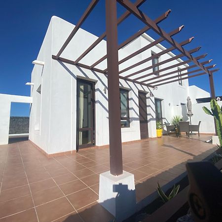 Casa Amarillo Del Sol Villa Playa Blanca  Exteriör bild